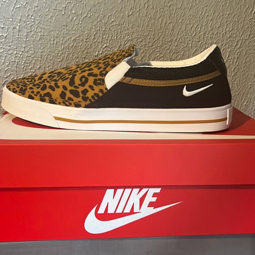 Women’s Nike court legacy slp